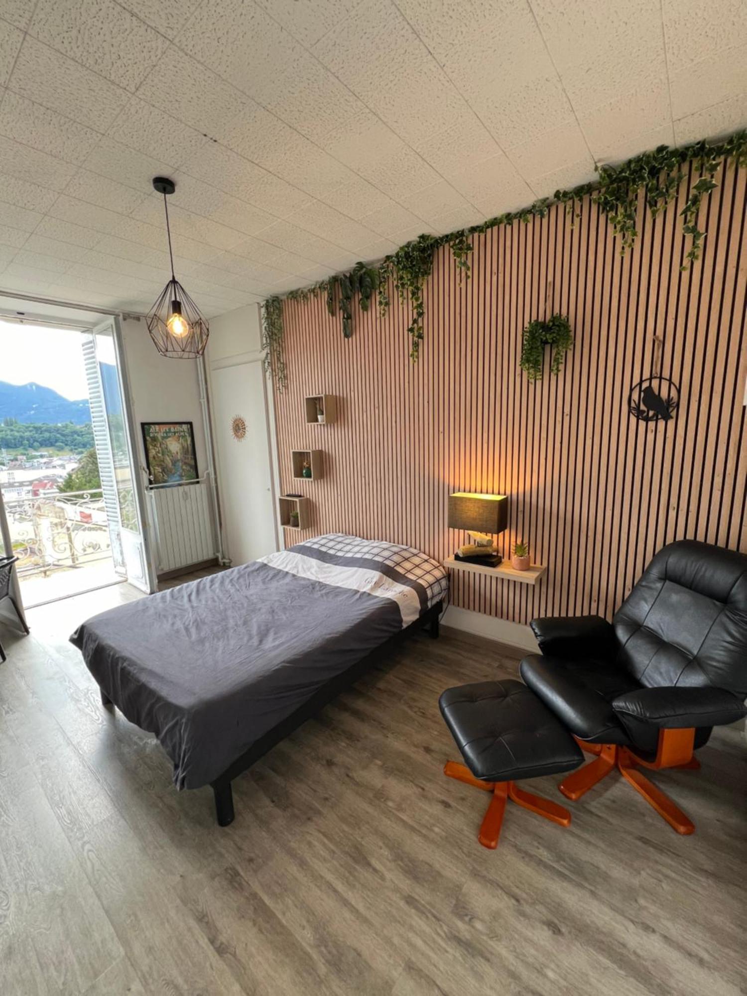 Meuble En Centre Avec Vue Sur La Dent Du Aix-les-Bains